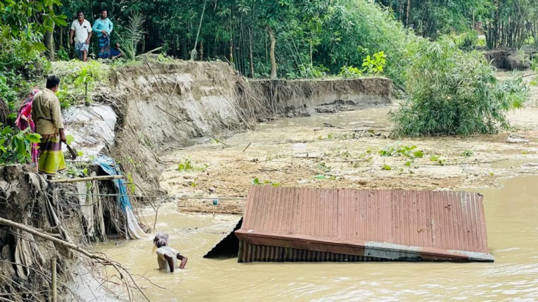পদ্মা সেতুর জাজিরা প্রান্তে ফের ভয়াবহ ভাঙন